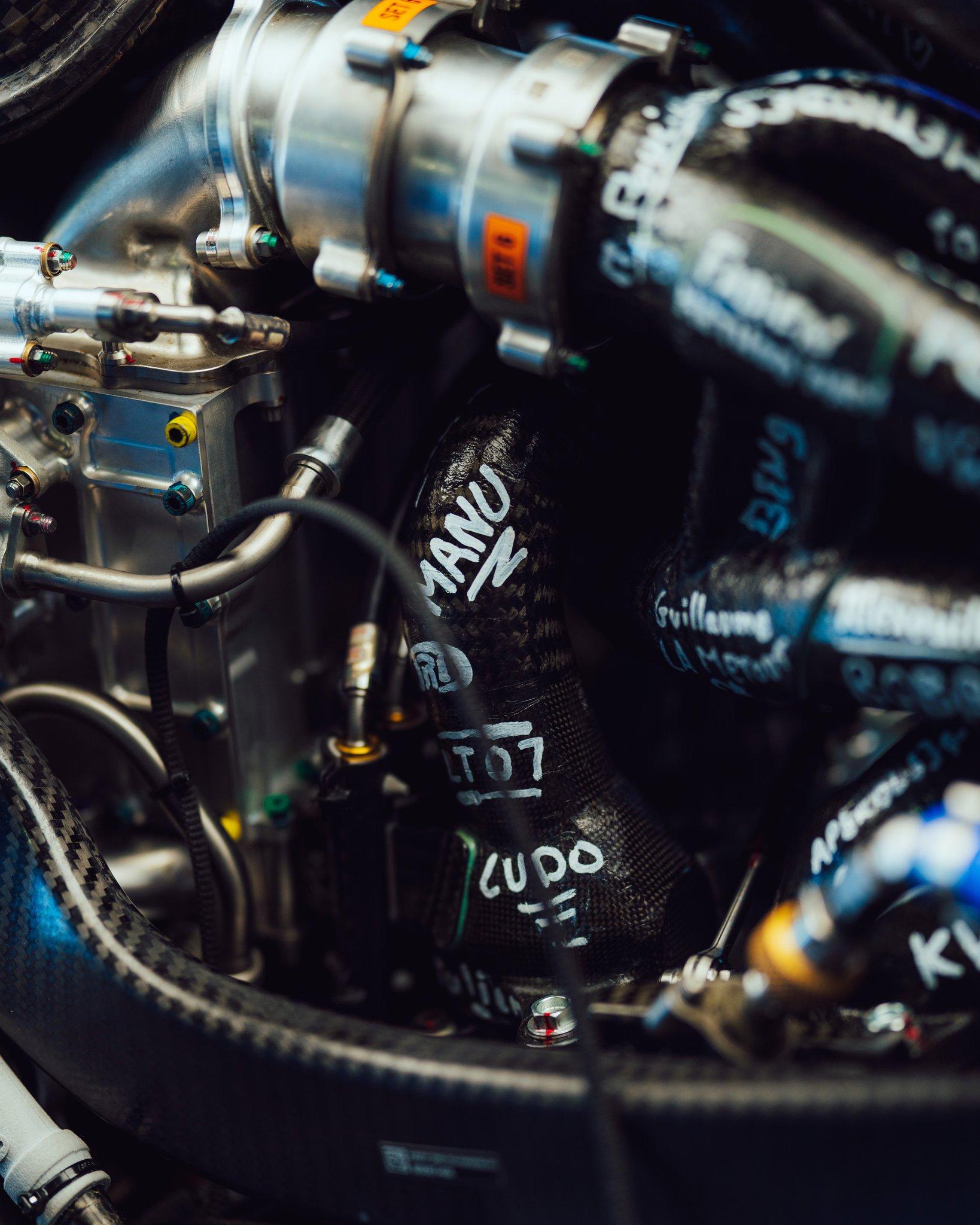 雷诺车队横扫索伯车队，塞恩斯状态火热