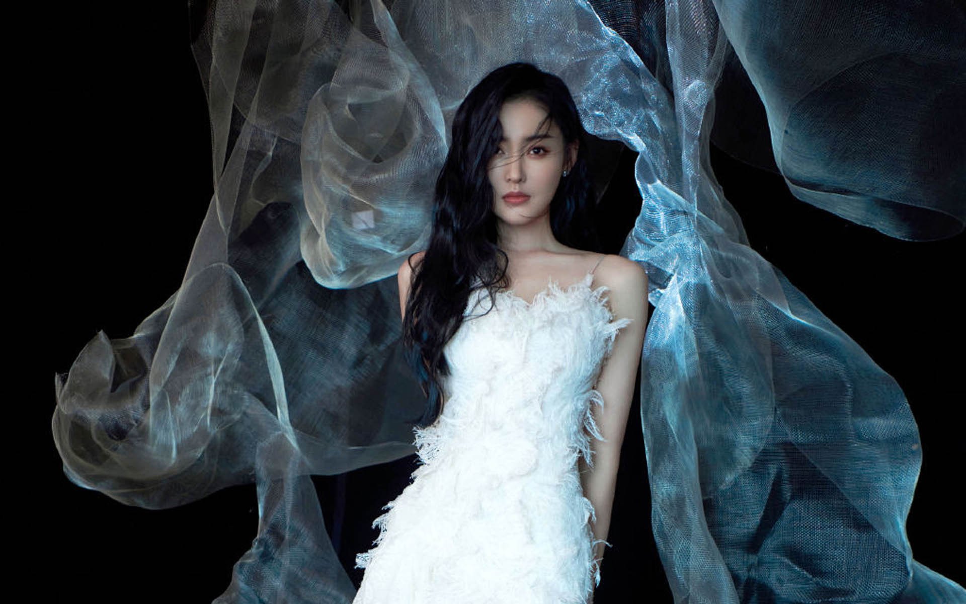 跨越35年的回响，当威廉姆斯逆转红牛，阿隆索的孤影扛起全队