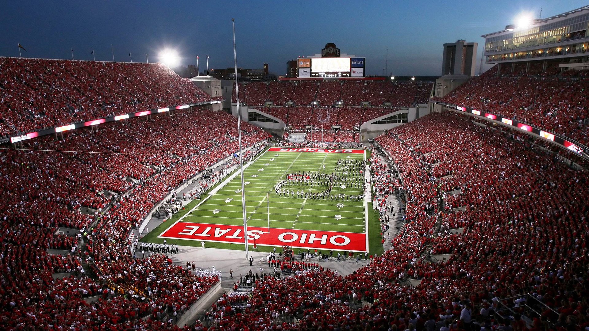 绿茵双响炮，喀麦隆绝杀苏格兰的震撼之夜与劳塔罗破纪录的孤勇时刻