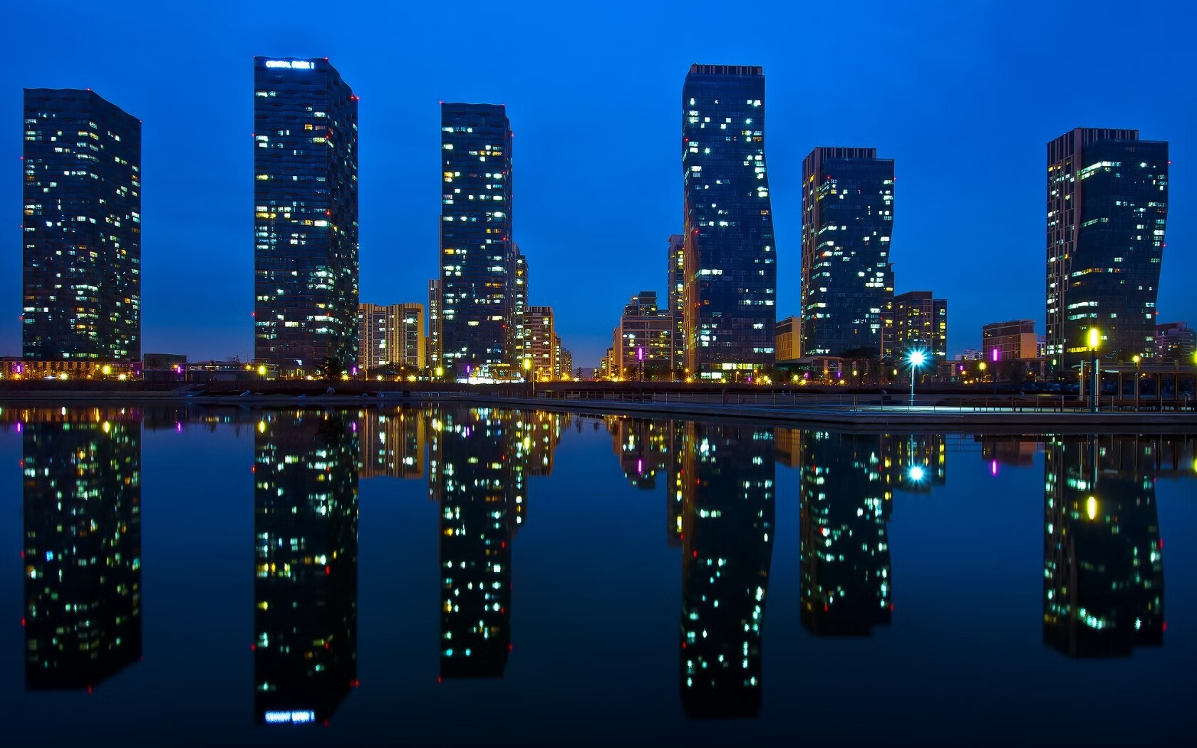 加勒比风暴席卷蔚蓝海岸，迪巴拉魔术点燃友谊赛