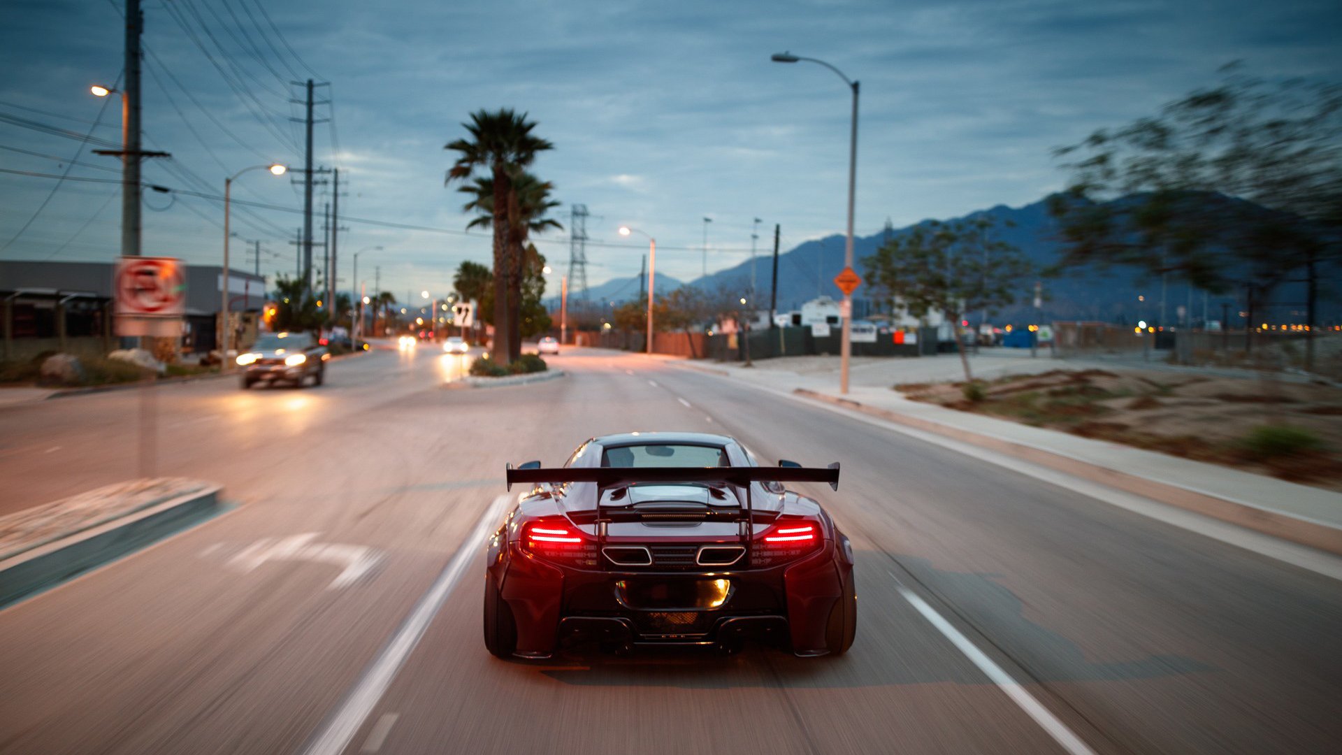 牙齿与命运,当苏亚雷斯咬碎黑暗,希腊用石头投死巨人