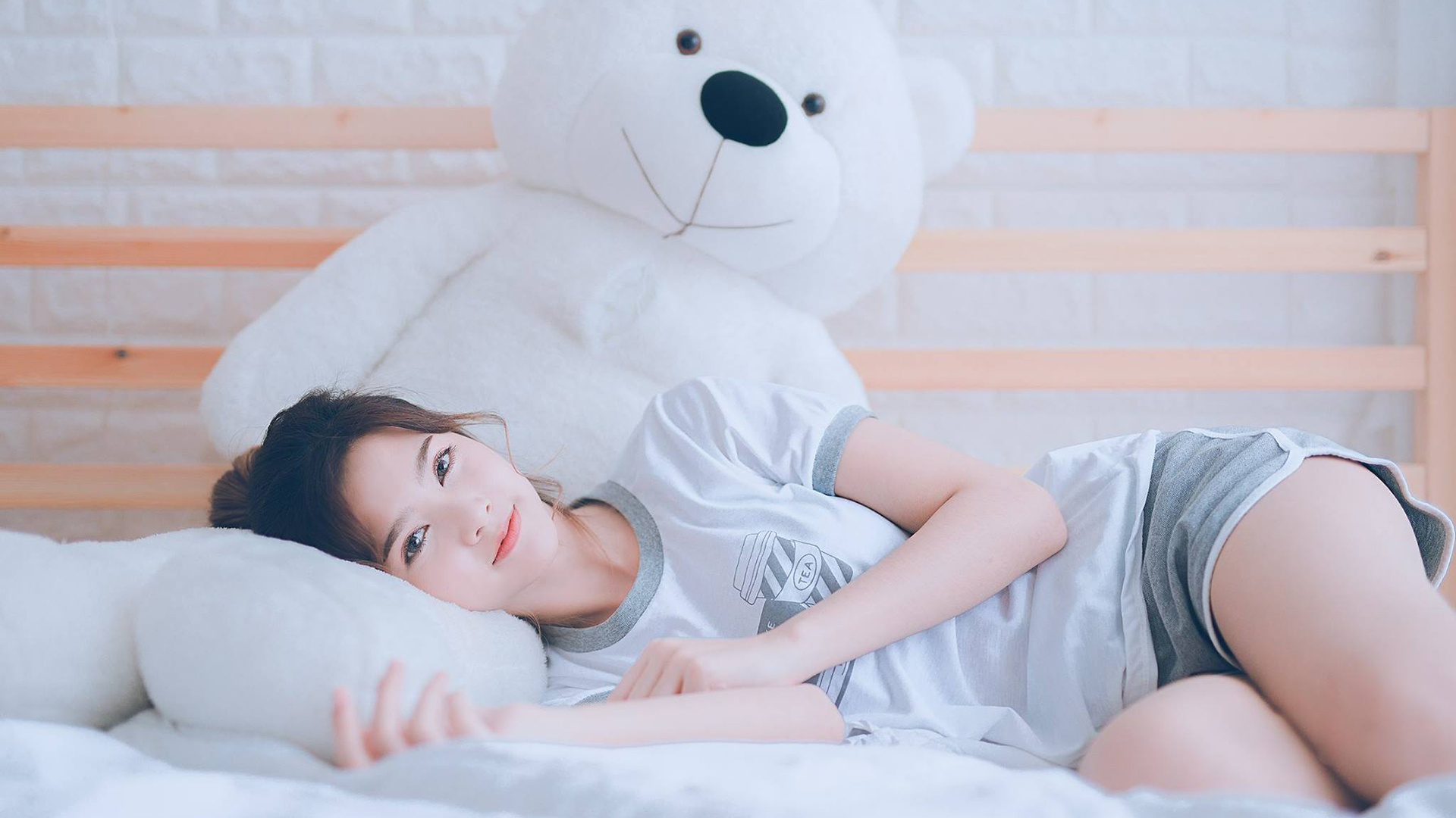 时空交错的双重奏,拼搏意志在篮足两域的轰鸣